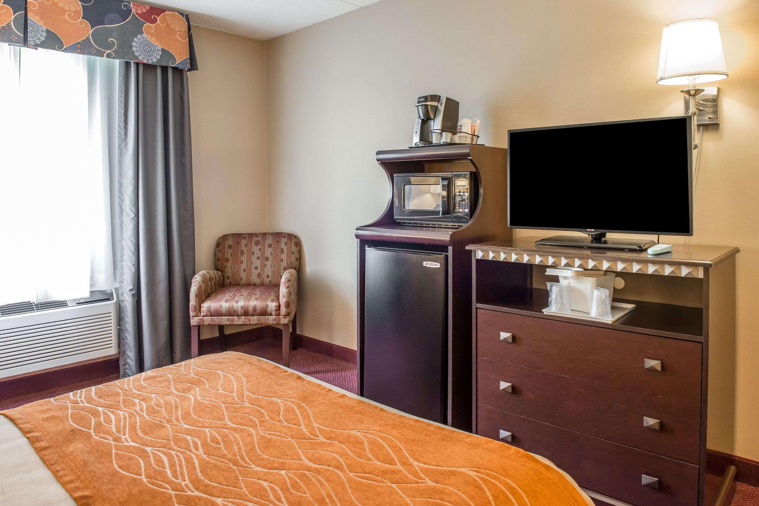 Отель Wingate By Wyndham Pittsburgh Нью-Стантон Экстерьер фото