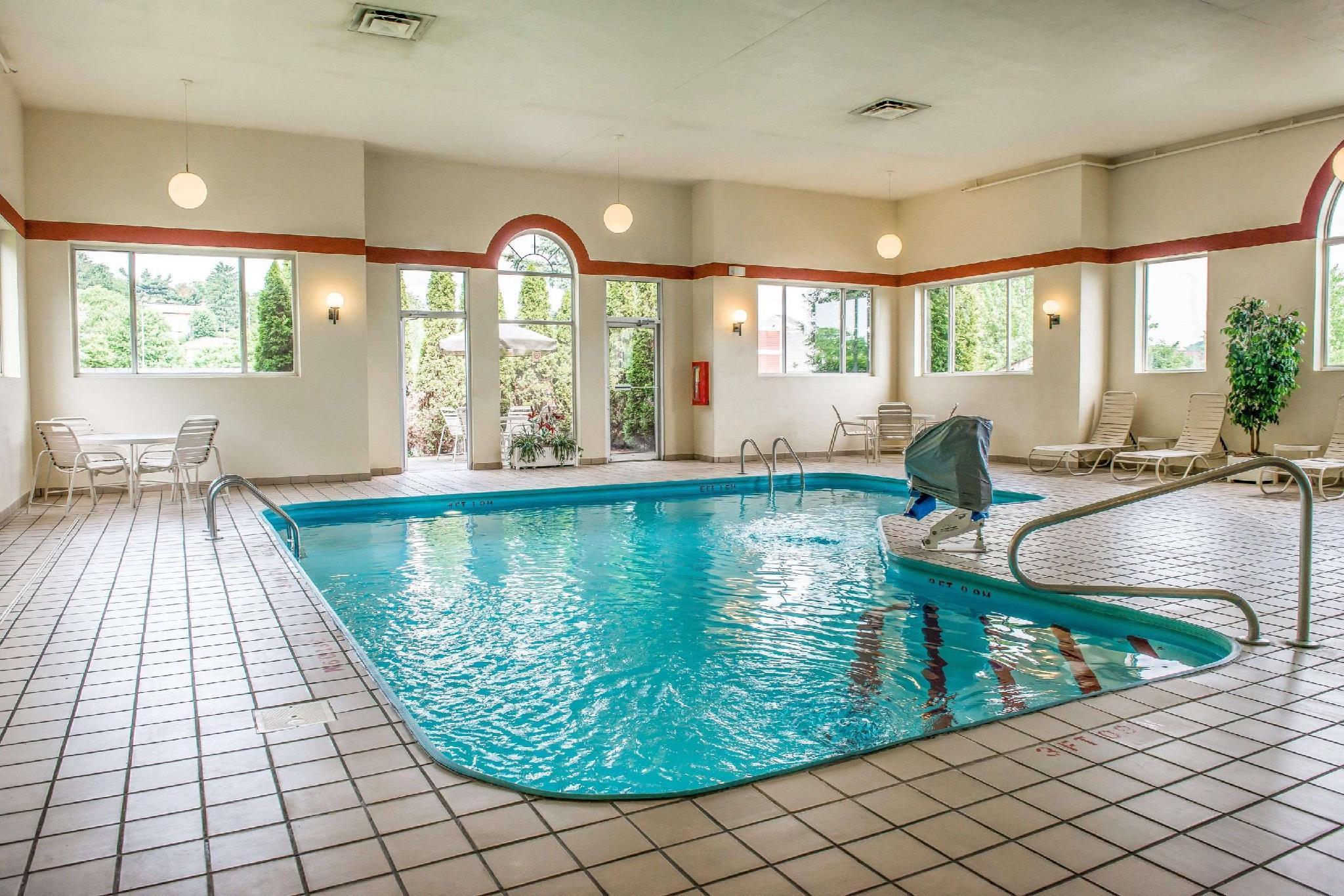 Отель Wingate By Wyndham Pittsburgh Нью-Стантон Экстерьер фото